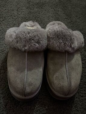 Women’s UGG Cozy Shearling Lined Slip-On Slippers - Gray